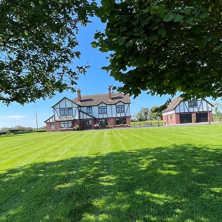 Greenfields Country House Latton Exterior photo