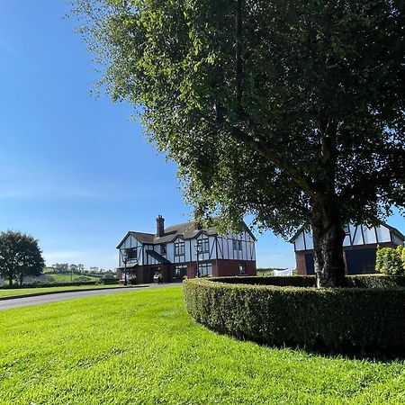 Greenfields Country House Latton Exterior photo