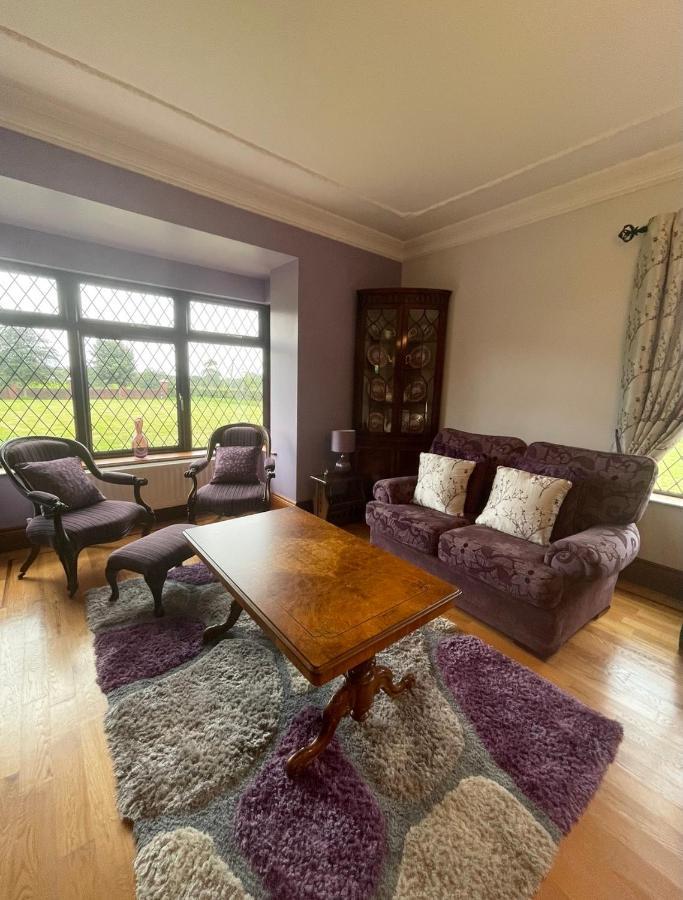 Greenfields Country House Latton Exterior photo