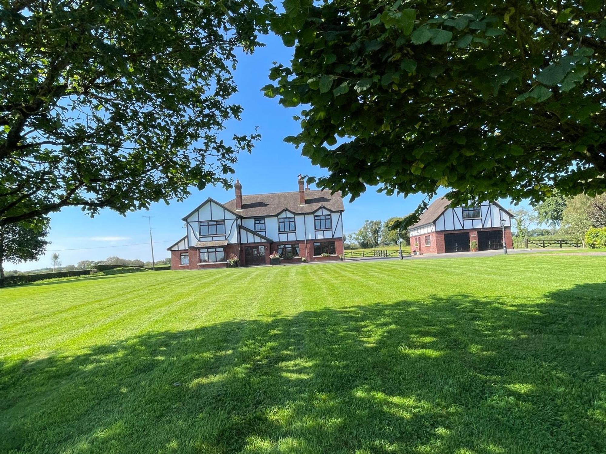 Greenfields Country House Latton Exterior photo